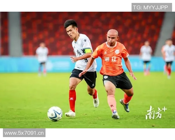 武汉足球队整体压制战术解析与球队发展新思路探讨